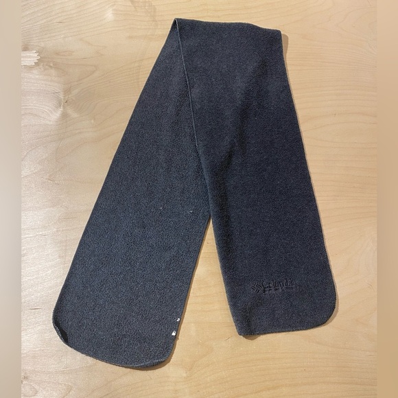 Columbia Black Fleece Scarf (MV) - Picture 7 of 9